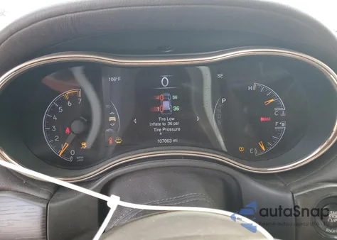 2015 Jeep Grand Cherokee Summit z USA, uszkodzony, nr VIN 1C4RJFJT1FC754645